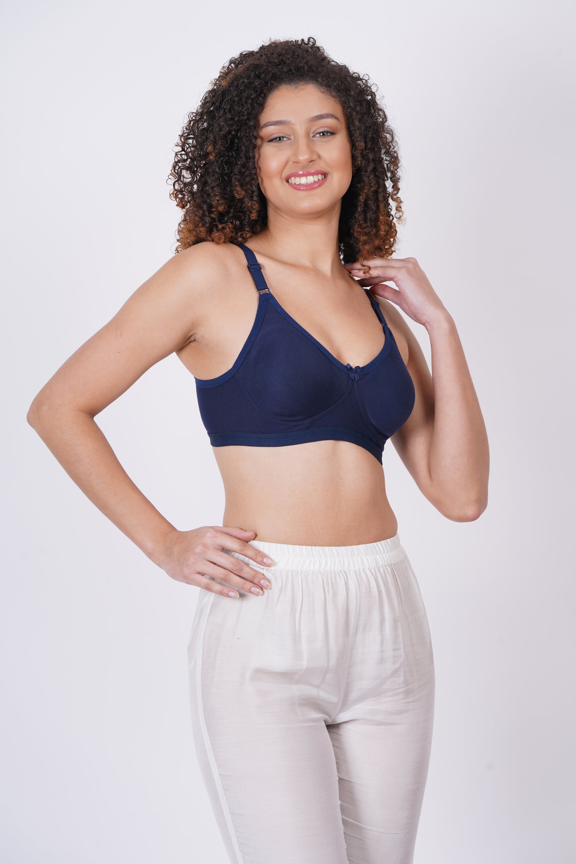 Sexy bra with a seamless lingerie design, molded cups, and a body-hugging fit that enhances your natural shape with ultimate comfort.