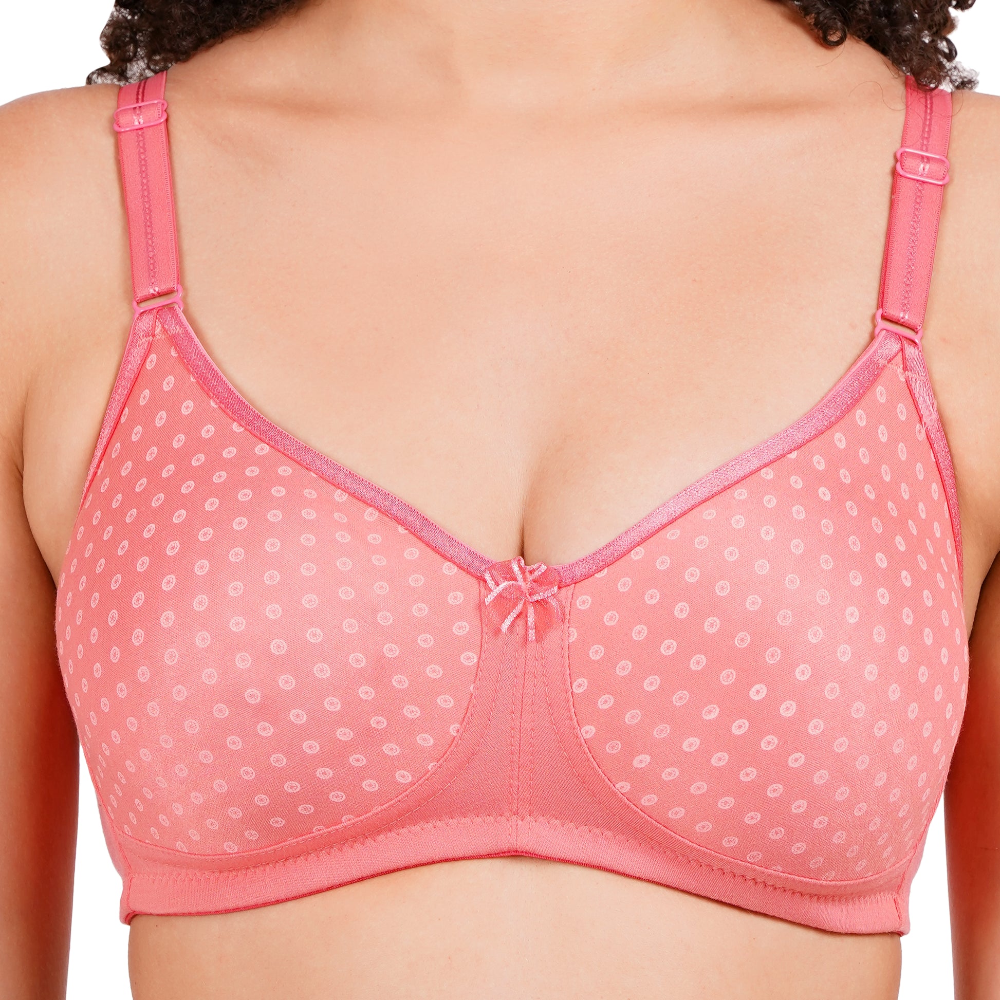 Bold and beautiful – this printed mold bra for women offers a seamless finish, natural fit, and designer vibes at the best price.