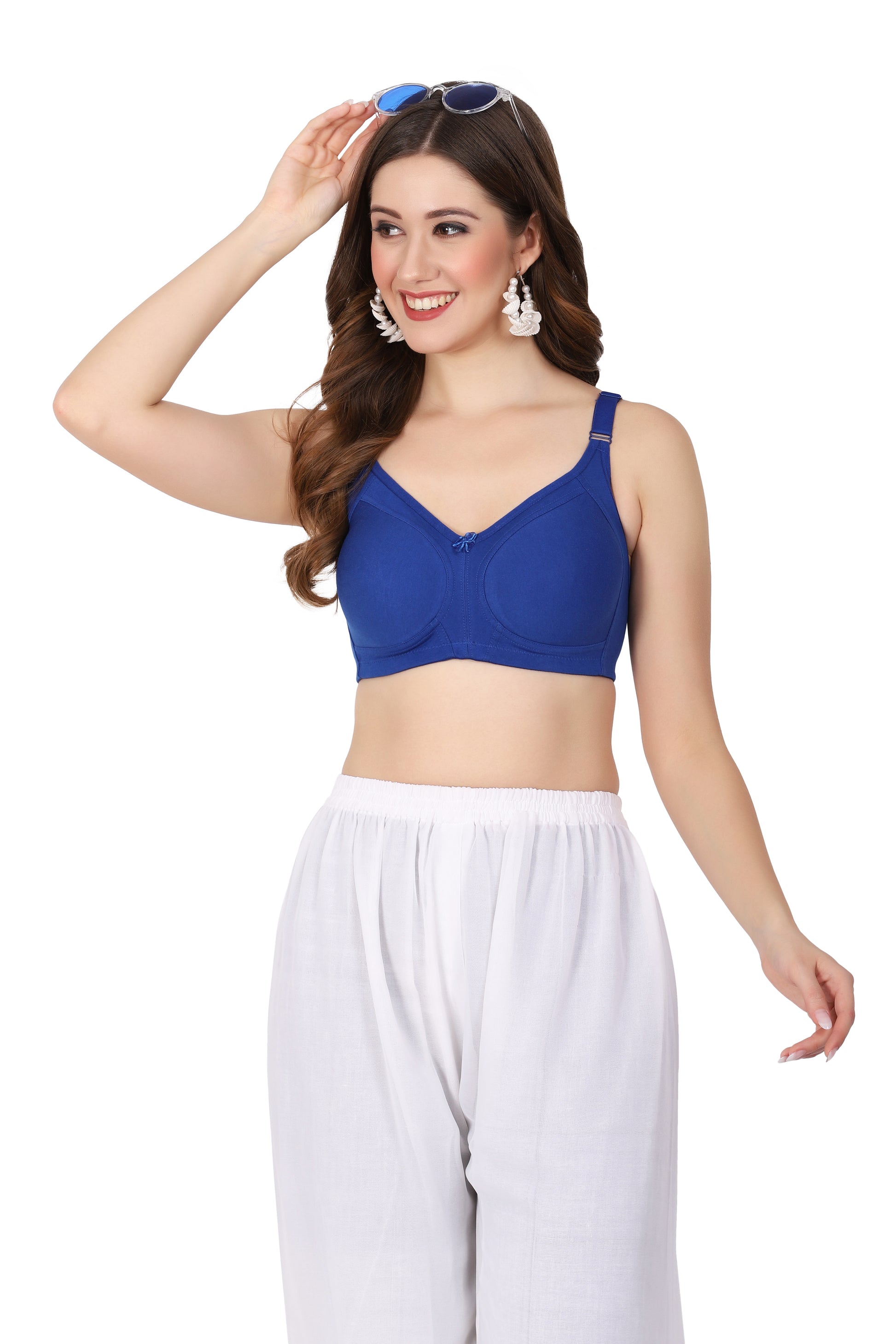 Travel-ready and ultra-comfy – this women padded bra features molded bra style, minimal coverage, and a sleek pull-on closure.