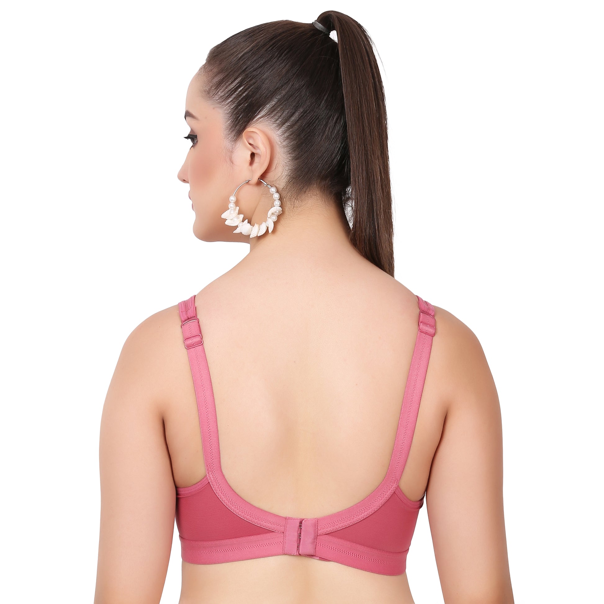 Chic and seamless, this fig bra for women blends molded bra style with comfy pull-on closure – available in 34 bra size.

