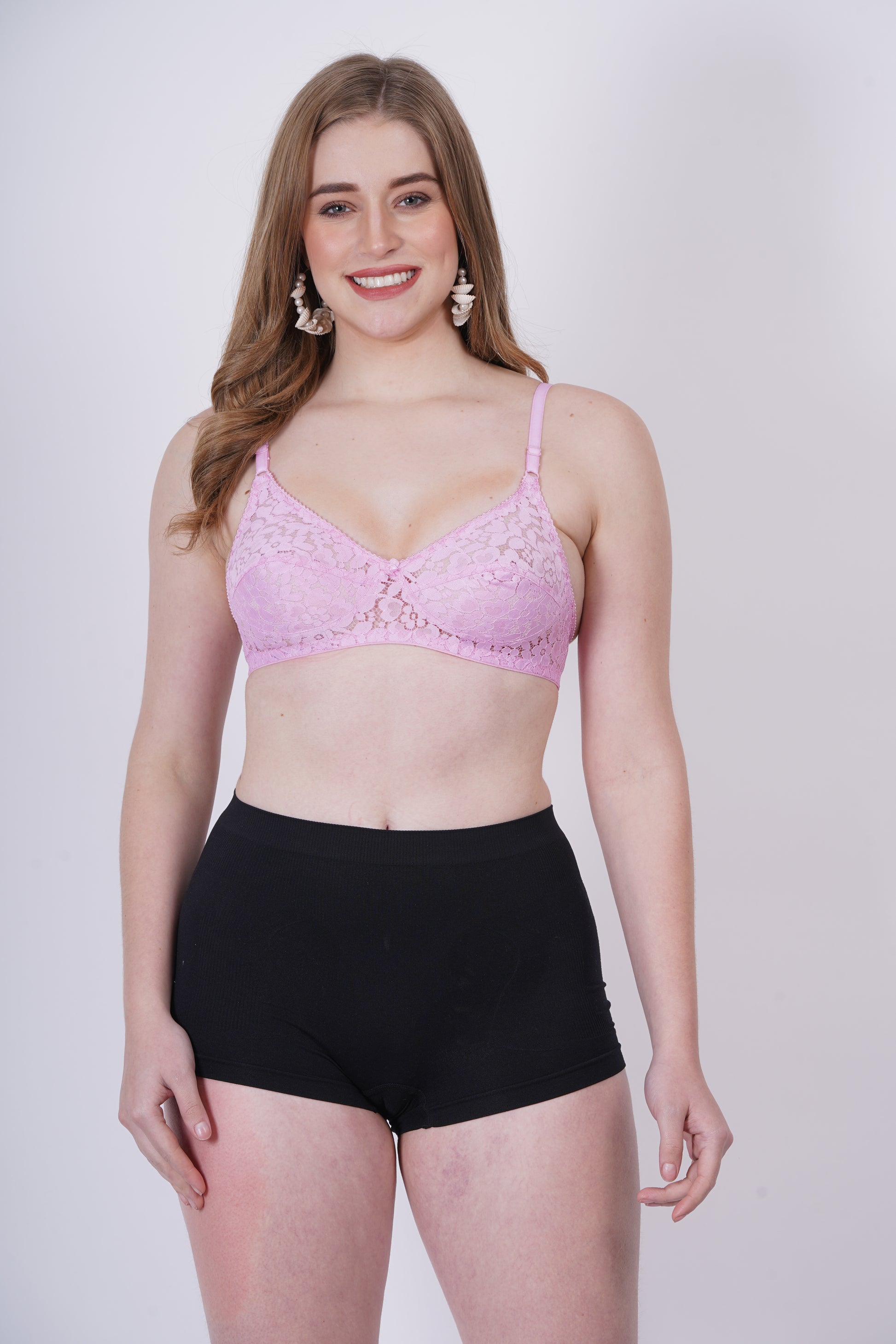 Perfect honeymoon bra – lace details, minimal coverage, and seamless confidence.