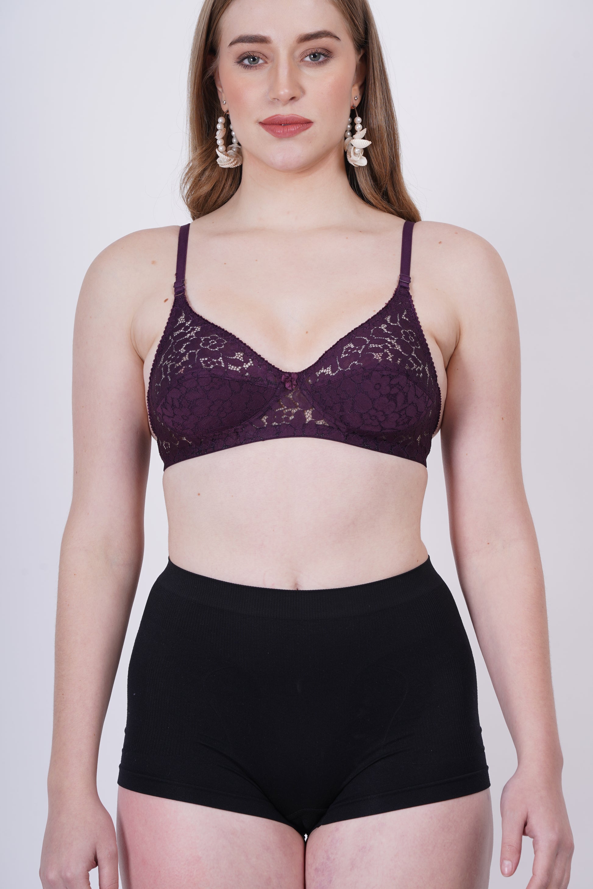 Sexy bra with demi coverage and seamless support – perfect for honeymoon or special nights.