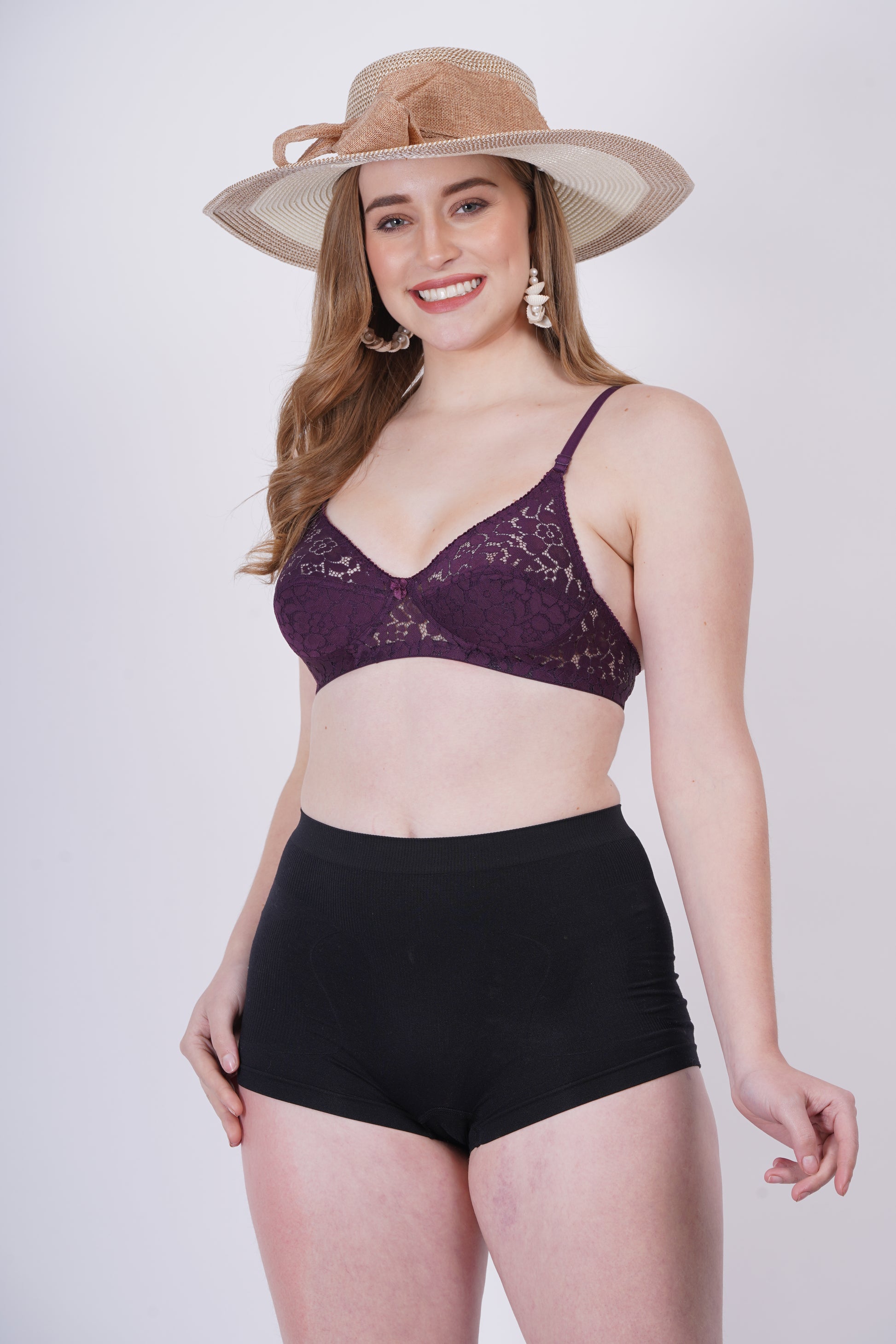 Figure Fit Deepali bra – cup B size with back closure and net lace for a stunning look.