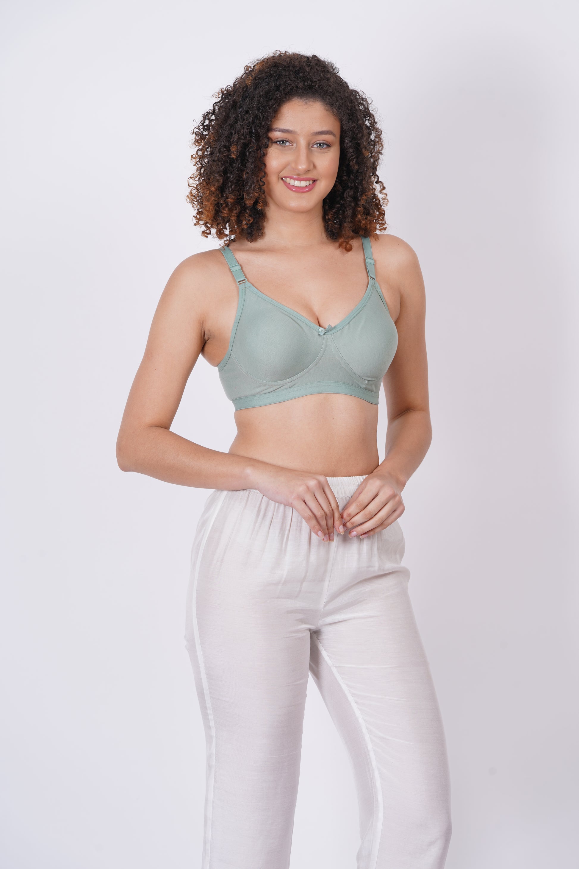 Buy Mold bra with seamless lingerie design, minimal bra coverage, and a snug yet comfortable fit.

