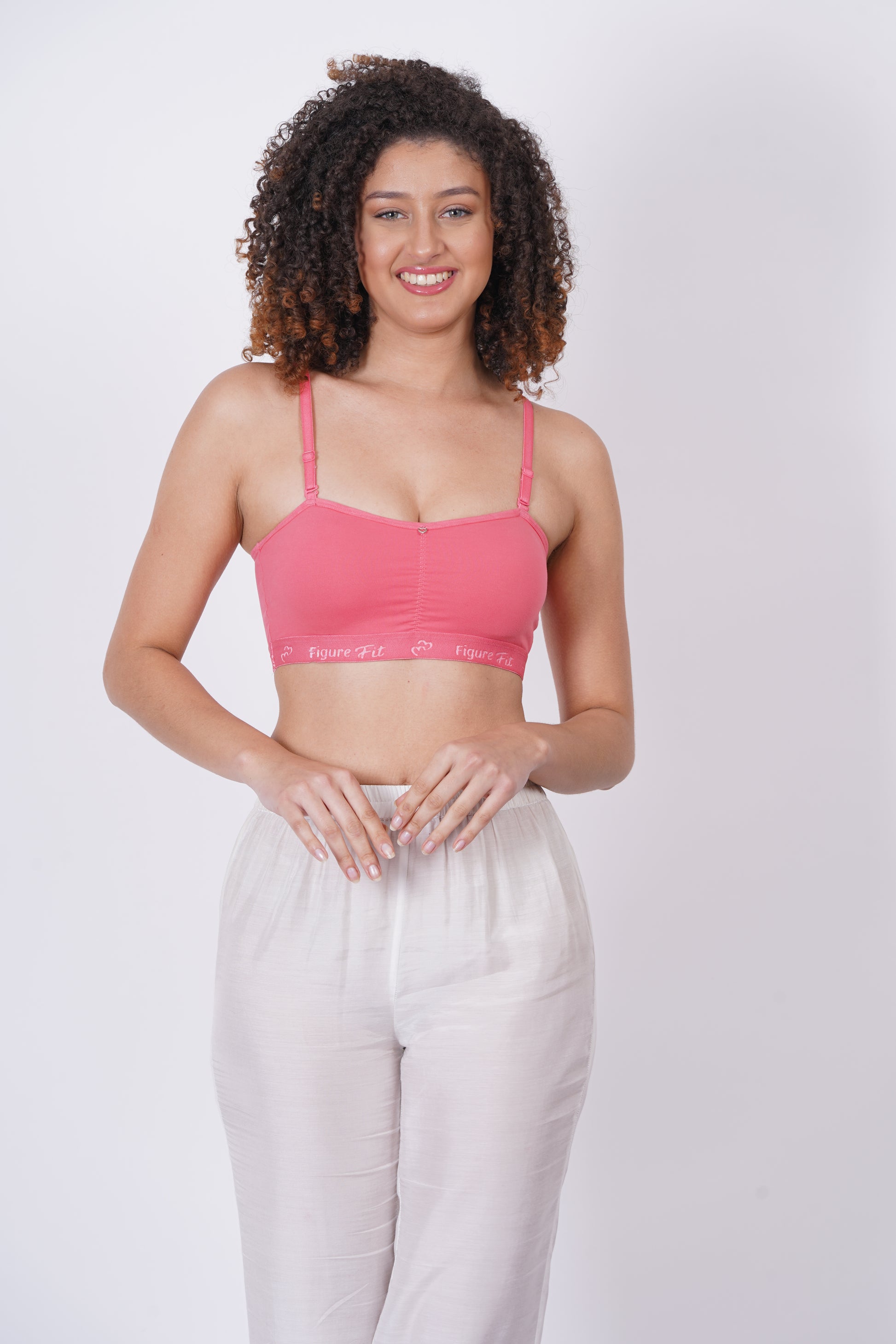 Upgrade your activewear with this adjustable, sweat-resistant sports bra in pink color.