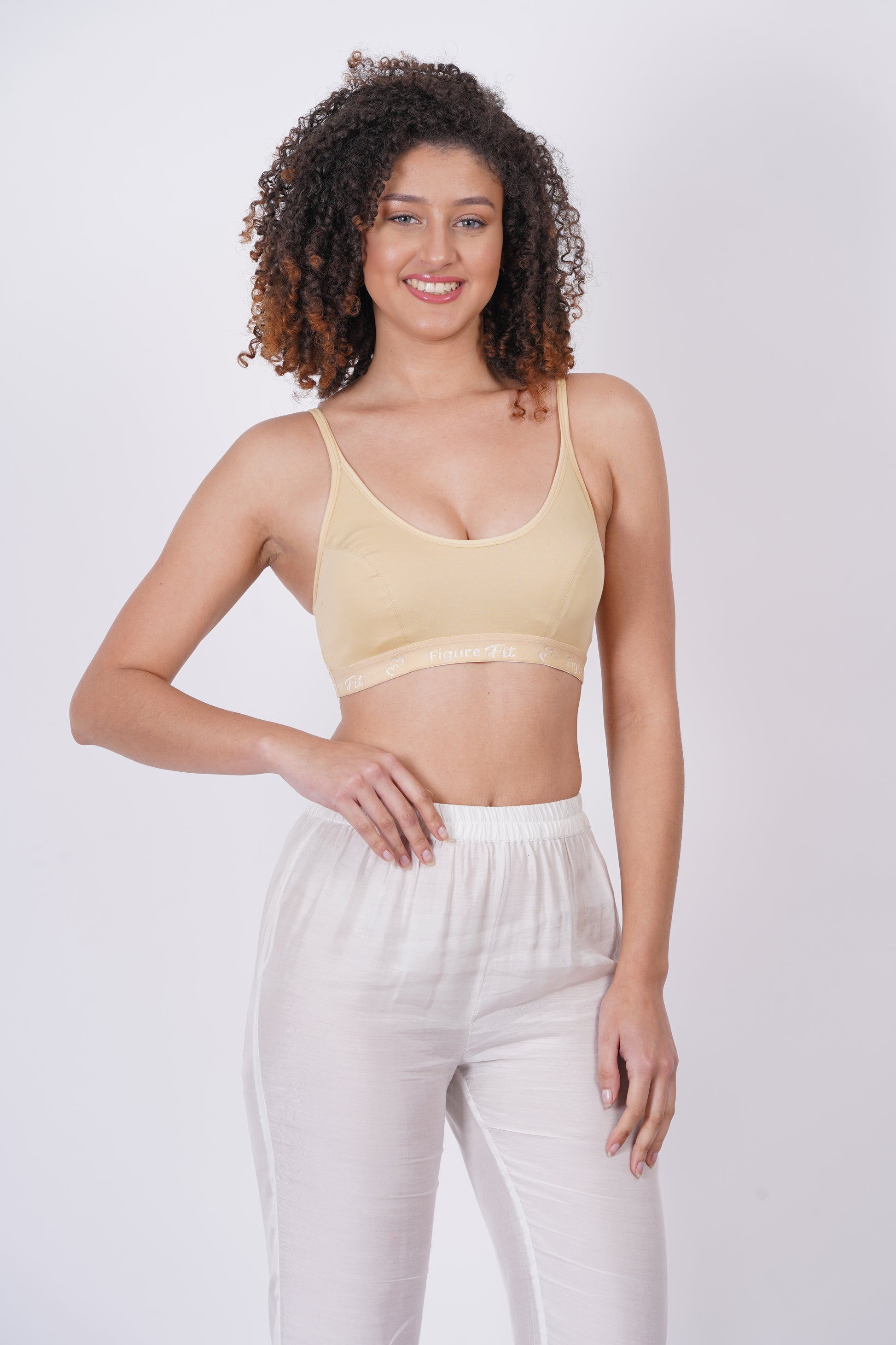 Ladies sports bra, cup b bra made with moisture-wicking fabric to keep you cool.
