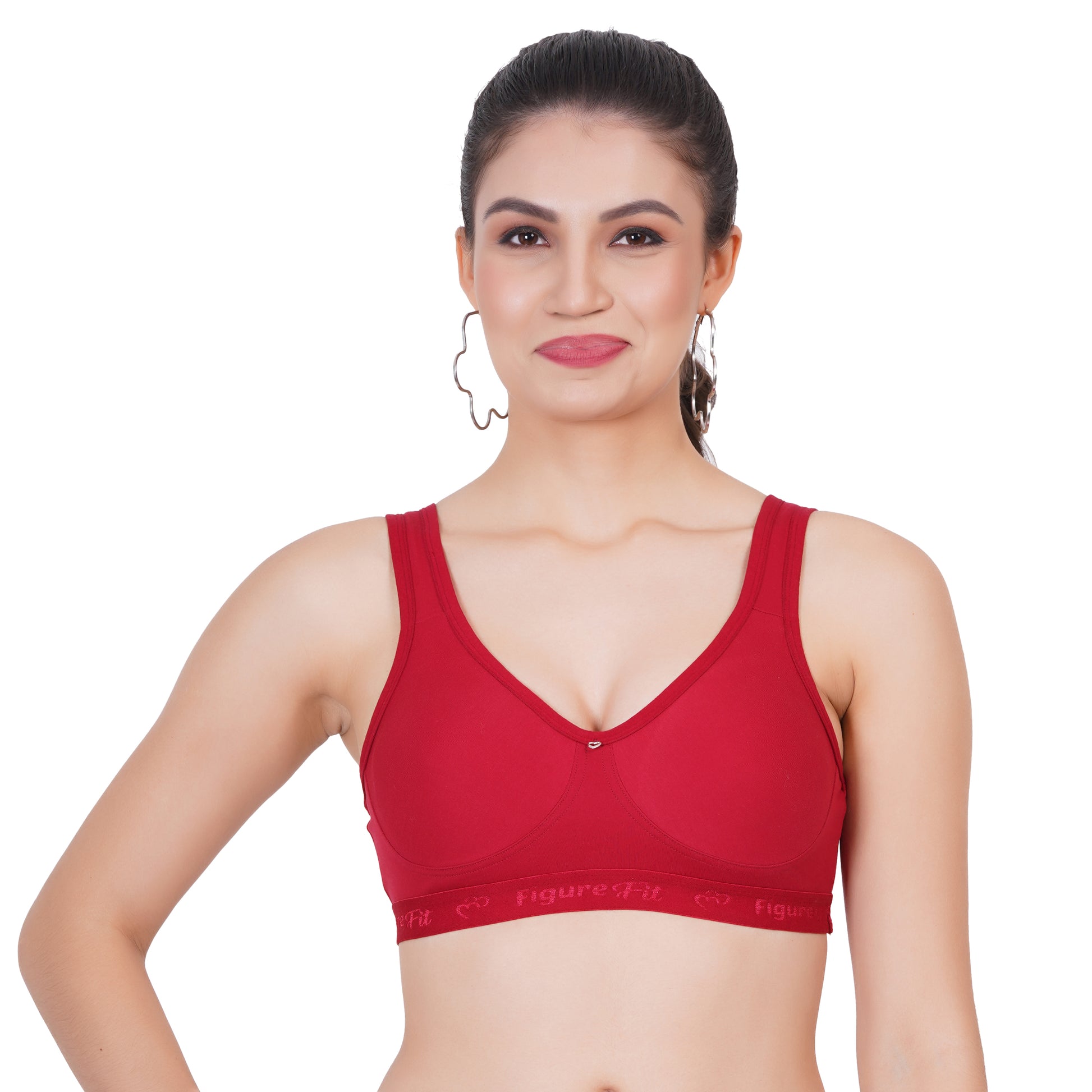 Gym bra with medium support level, ensuring optimal movement and stability.
