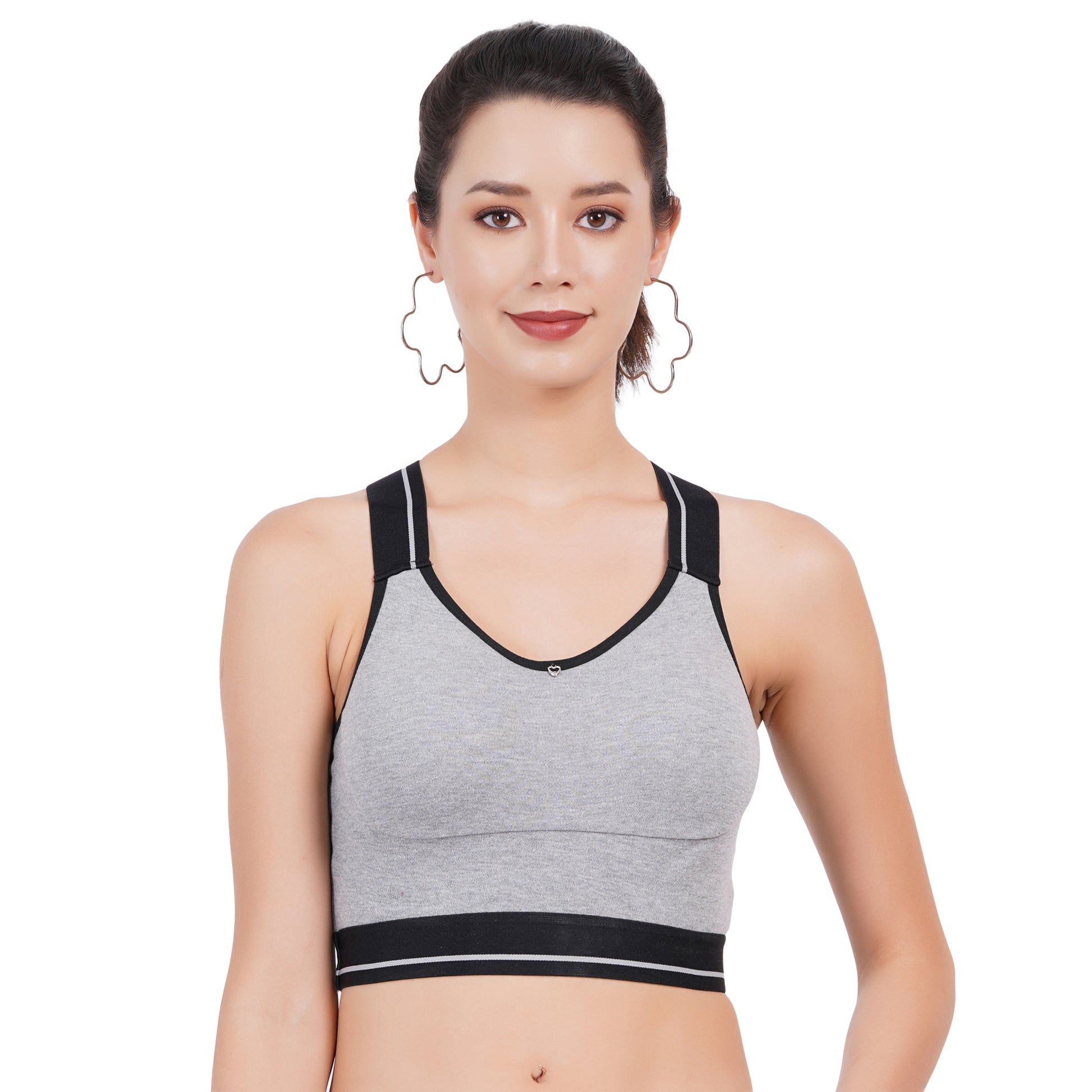 Gym sports bra with a perfect color for innerwear, designed to stay invisible under T-shirts.





