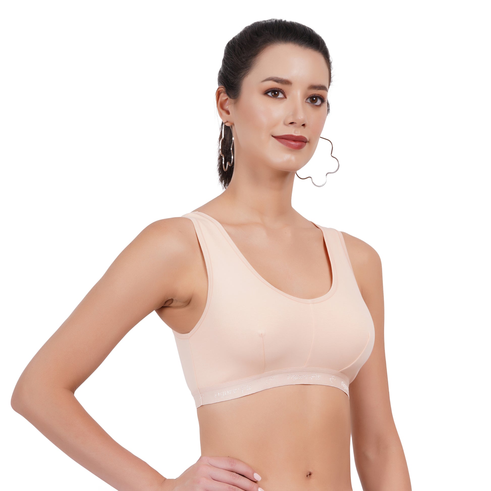 Sports bra for gym with a medium support level for intense training.
