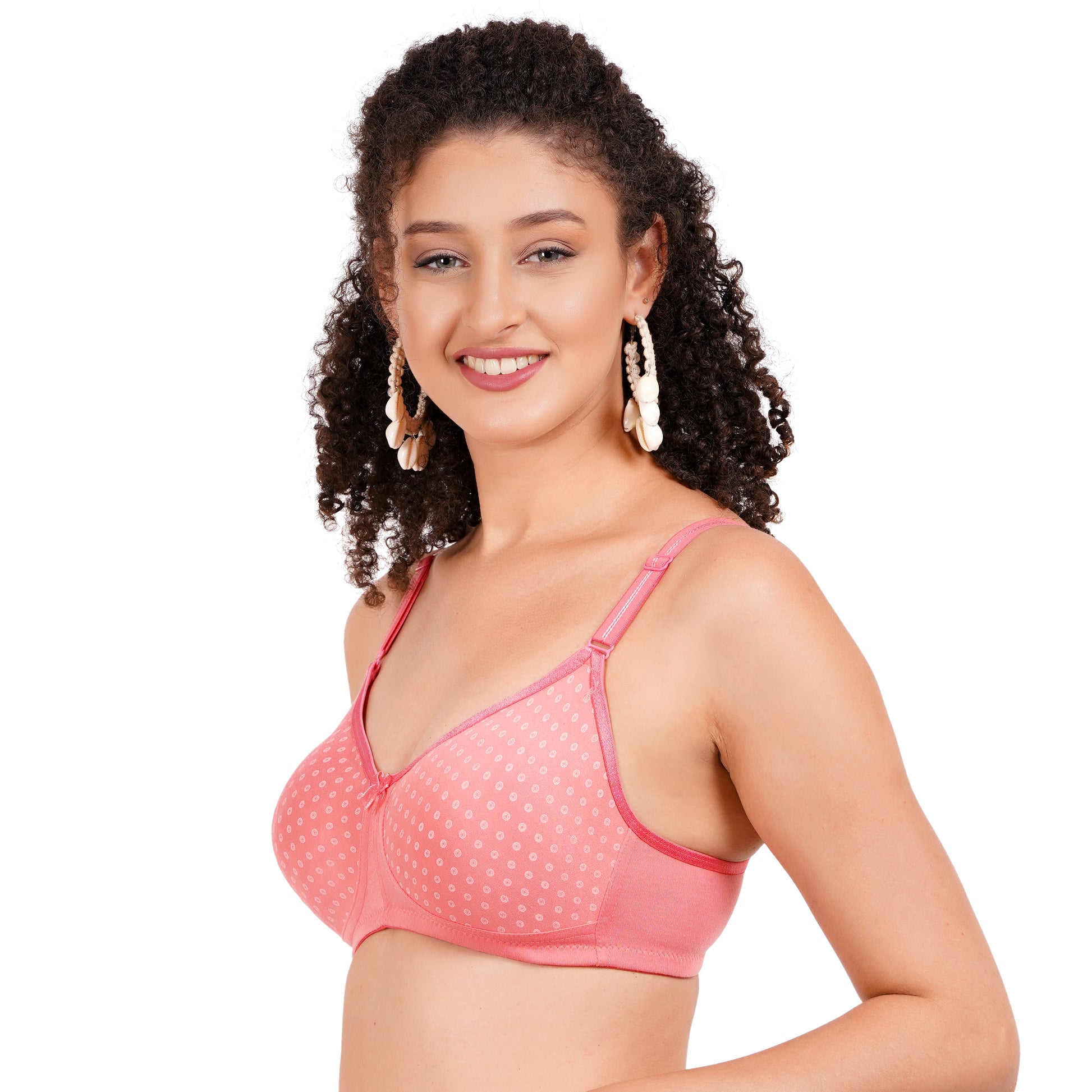 Printed seamless bra with a molded cup design and back bra closure – figure fit comfort in 28 size bra for everyday confidence.

