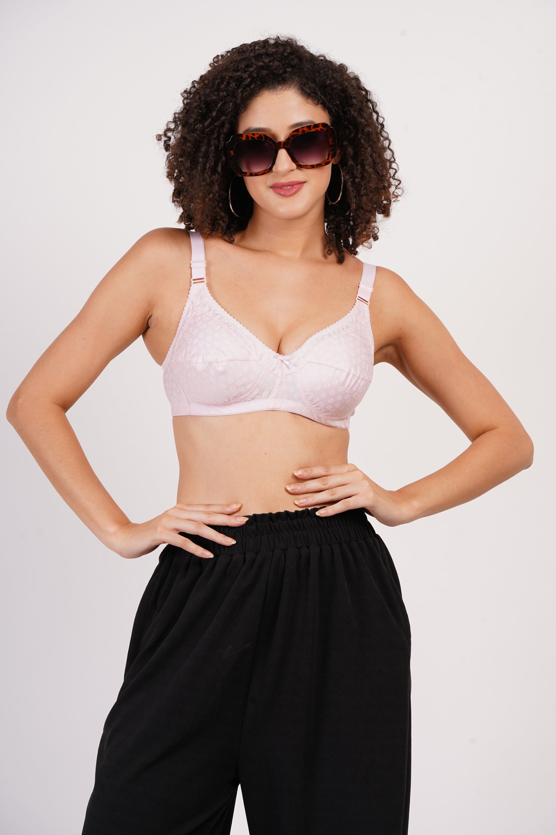 Shop wireless bra style with minimal bra coverage, featuring a pull-on closure type for all-day comfort.