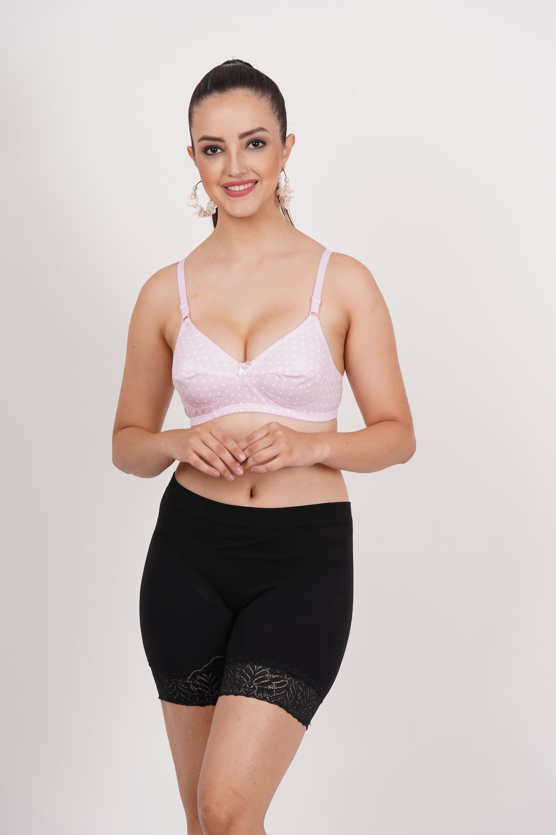 Seamless bra for women with contour shaping and an adjustable band. A figure fit bra that blends style, support, and comfort for daily wear.

