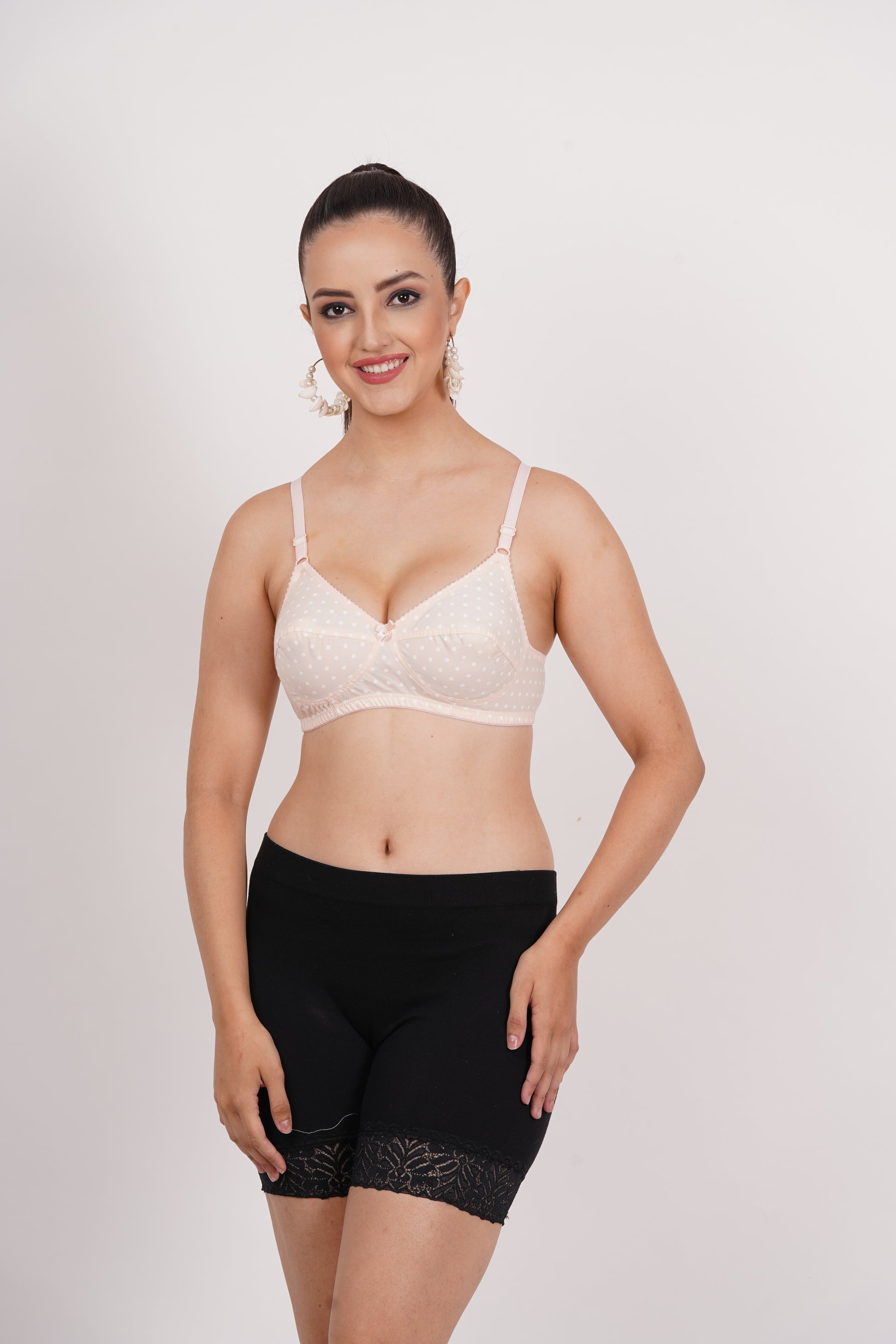 Fig bras online feature a seamless design with adjustable bra straps for an effortless fit. A stylish and comfortable bra under 200 for everyday wear.
