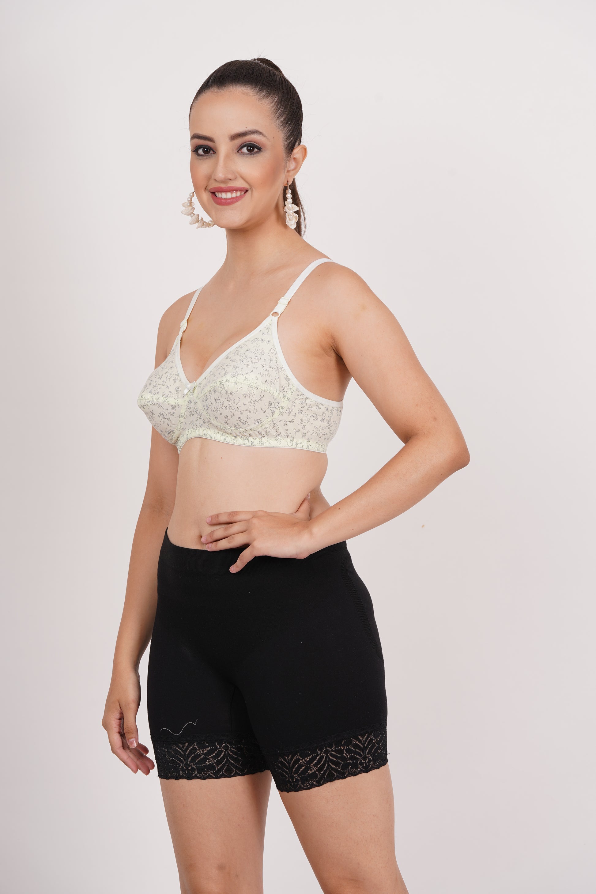 Affordable bra under Rs 200 with printed design and figure fit style – ideal for women with cup B bra size.