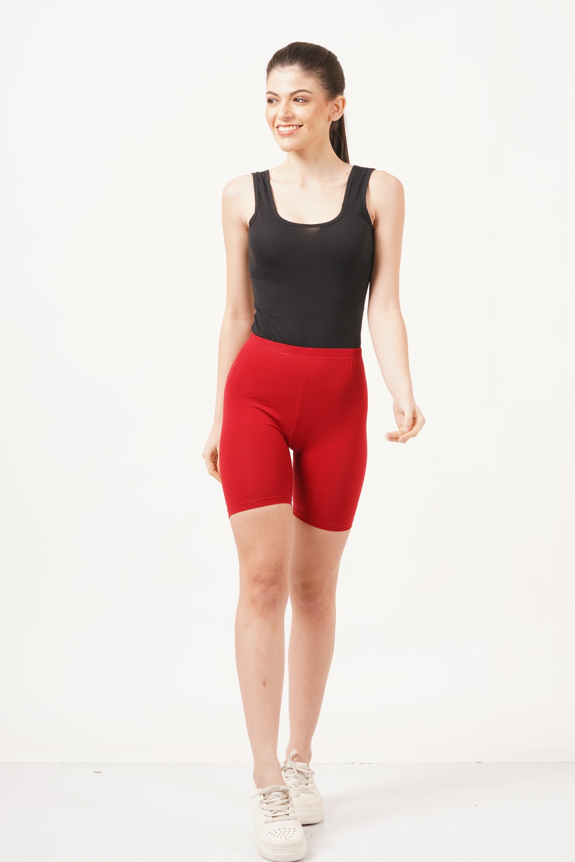 Biking shorts for women, ideal for both casual and professional cycling sessions.
