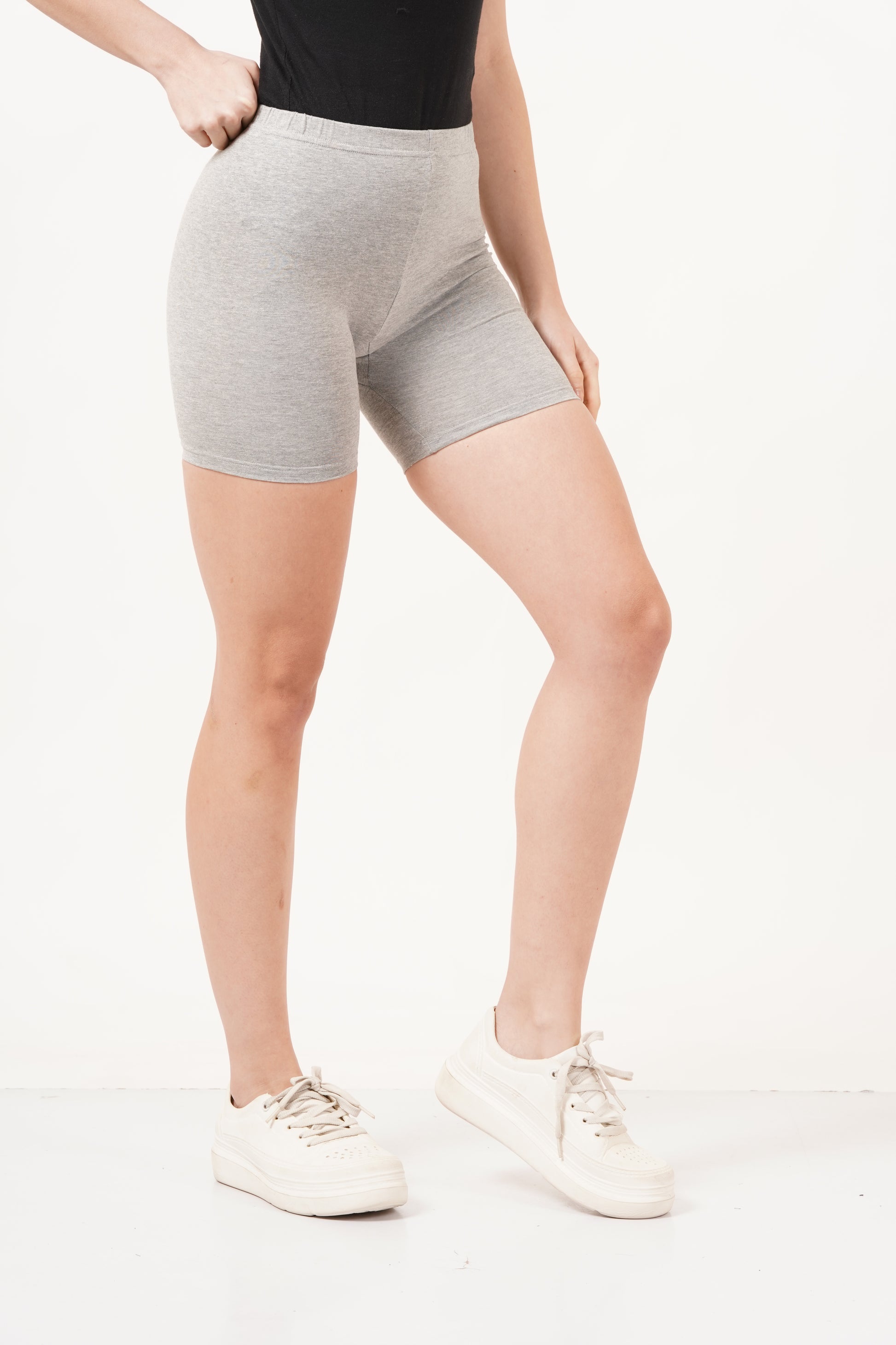 Bike shorts online featuring a comfortable stretch fit for enhanced biking performance.
