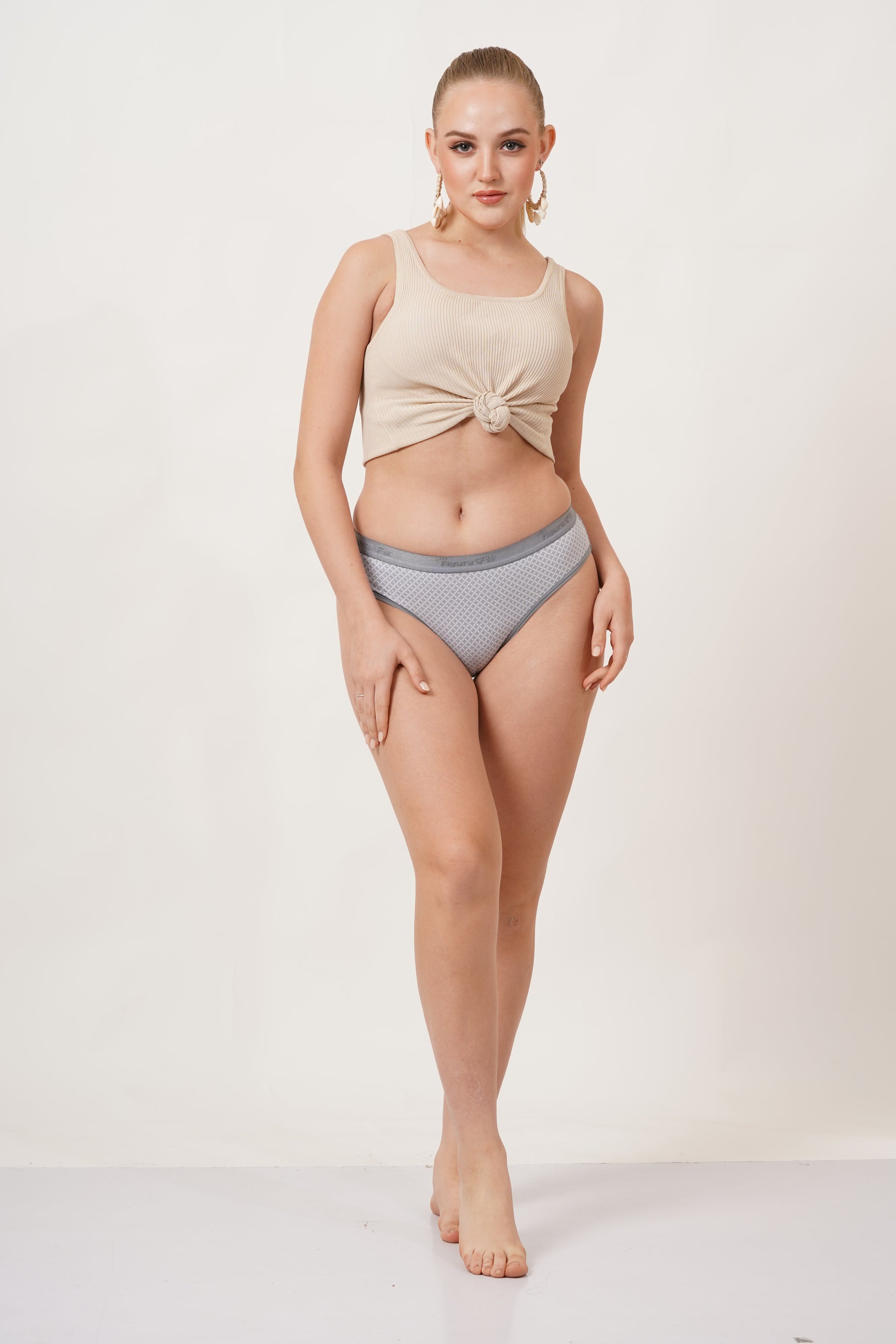 Buy Fig panties pack of 3 with full coverage, made from polyester fabric for a smooth and soft feel.
