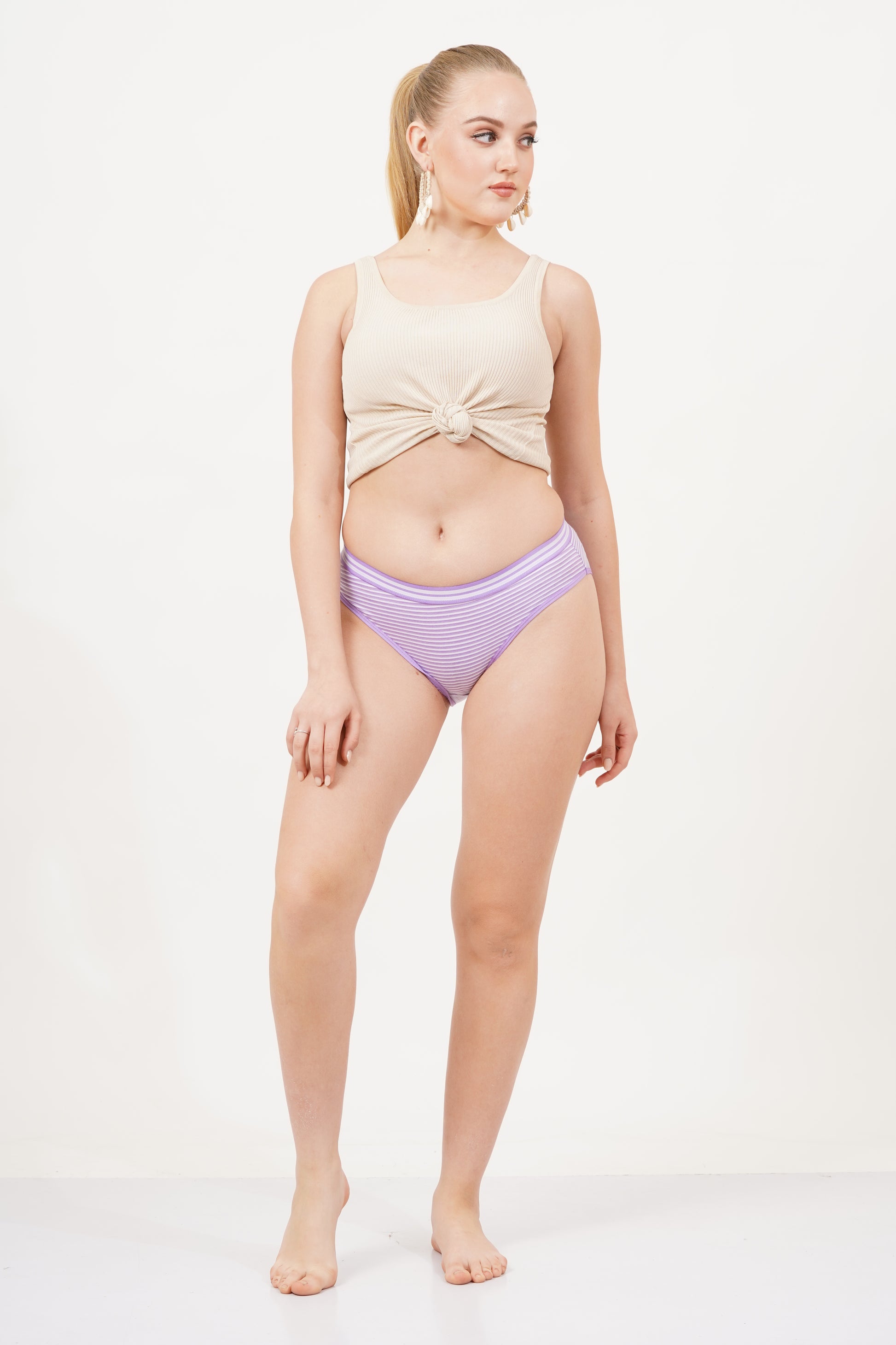 Shop stylish fig printed panty set designed for a seamless fit, featuring a high waist rise for extra support.

