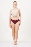 Seamless fig panties, perfect for a sleek and invisible look under clothing.
