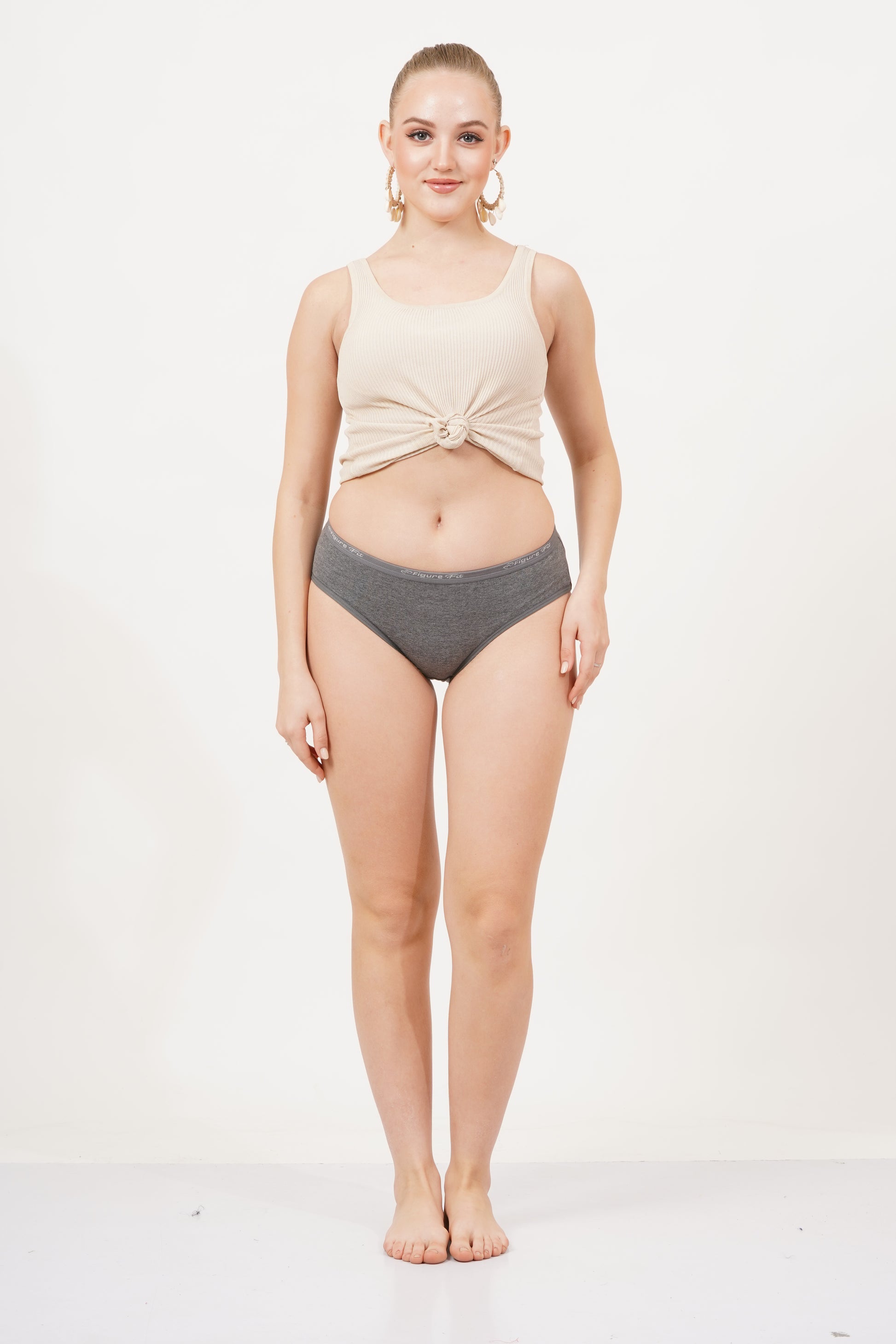 Shop panty under Rs 500, offering a body-hugging fit with a stretchable and skin-friendly fabric.
