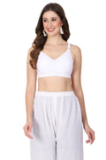 On the move? Choose this figure-hugging seamless bra – a molded cup essential for any adventure.

