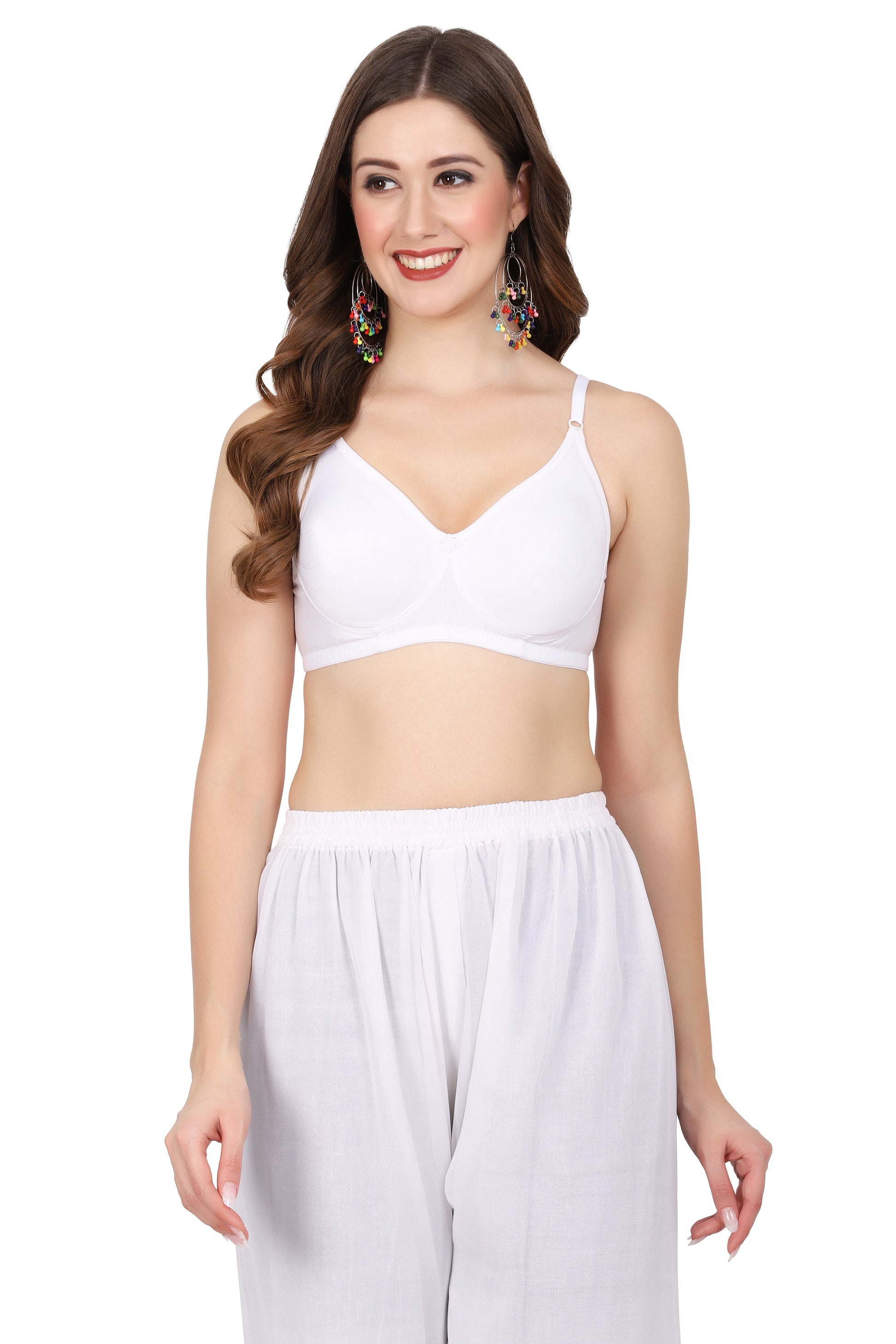 Minimal coverage meets maximum comfort – this seamless bra is a must-have in every 32 B bra wardrobe.

