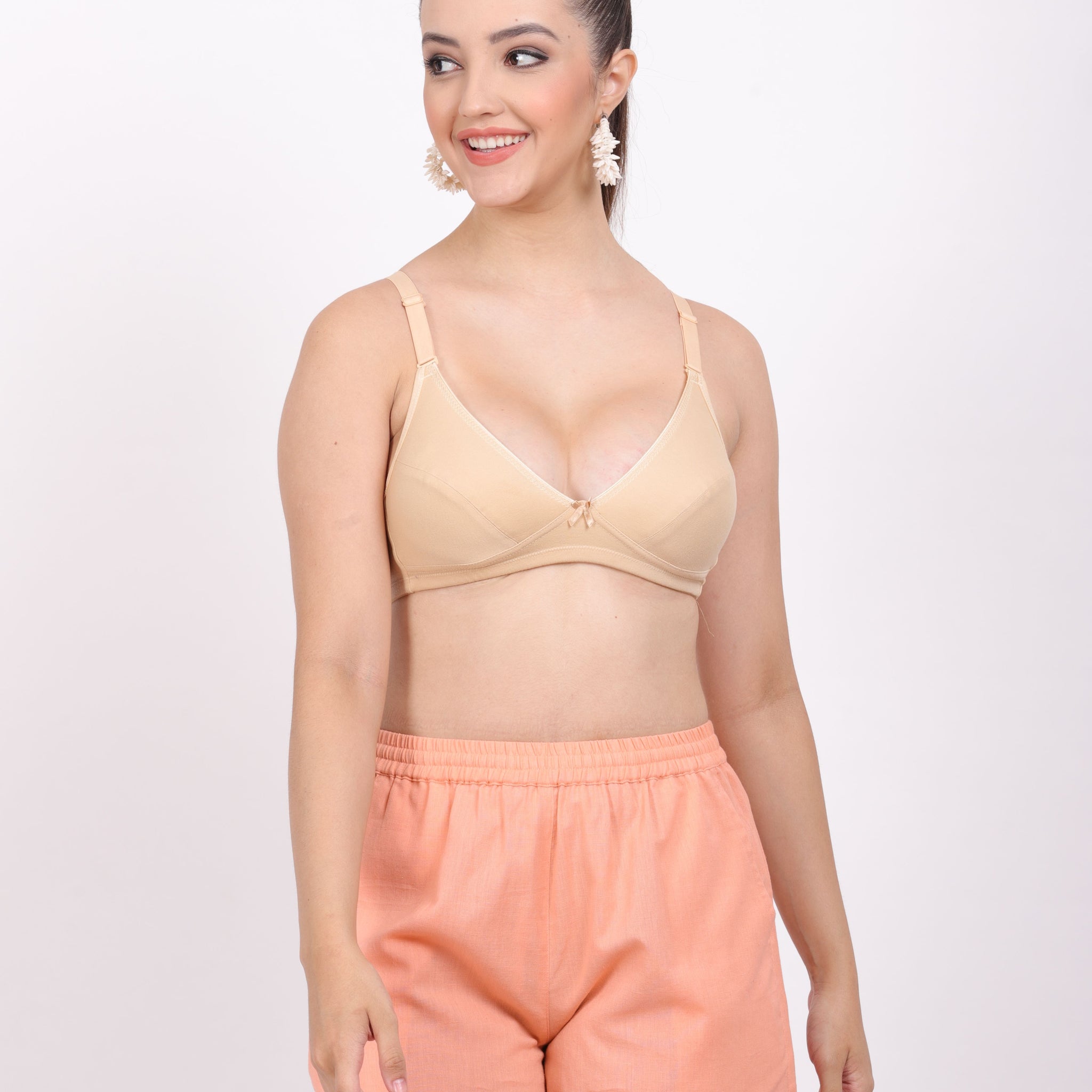 For a comfortable day, choose the Figure Fit lingerie – molded bra style with seamless finish and natural fit in 34 bra size.