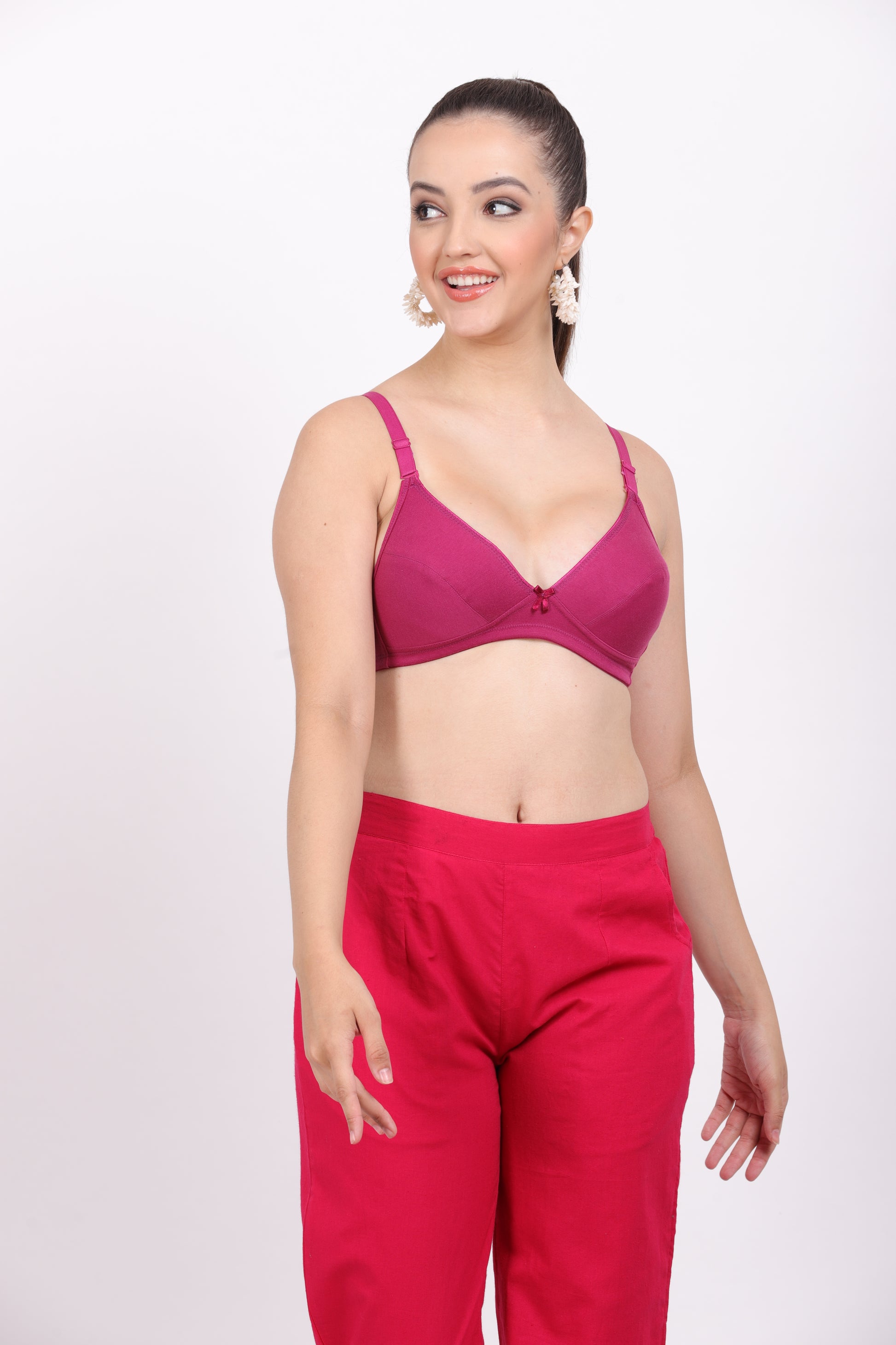 For all-day wear, choose this seamless bra with molded bra style – perfect for a natural fit and comfort in 36 bra size.

