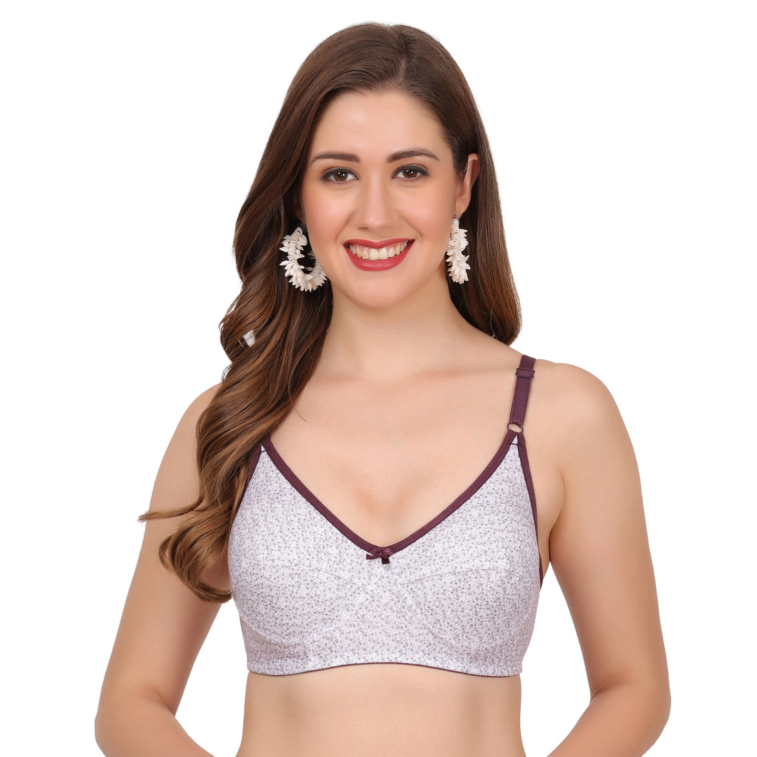 Racerback bra style with adjustable bra straps offers medium to high support. A printed bra with a modern silhouette for comfort.

